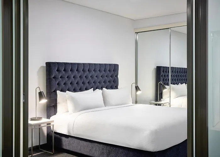 Meriton Suites Campbell Street, Sydney